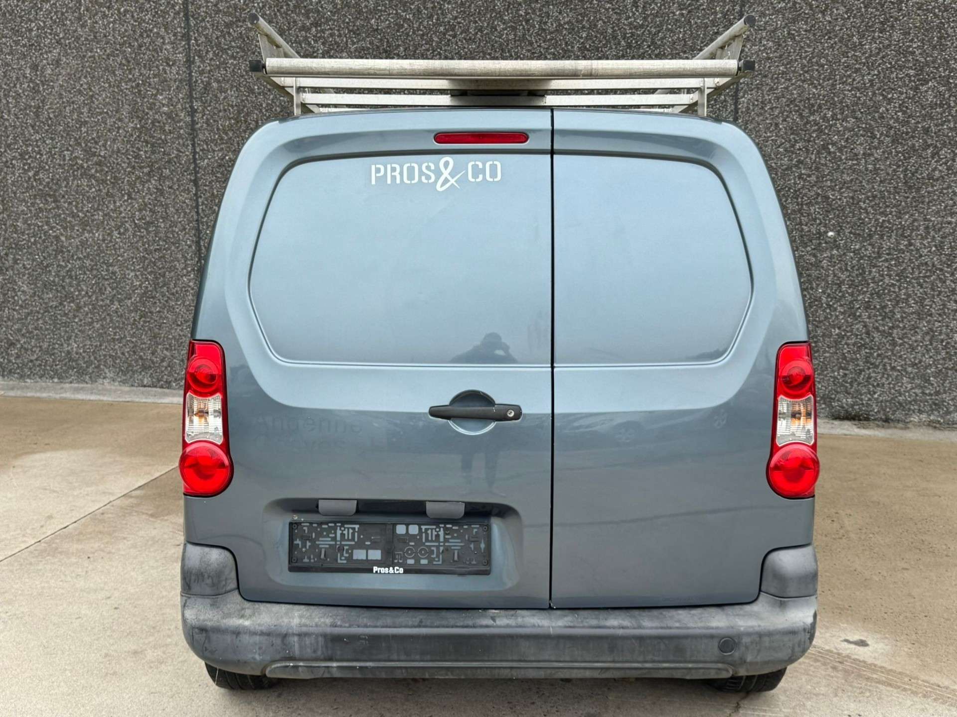 Peugeot Partner // 1.6 HDI // GALERIE DE TOIT // PETIT PRIX