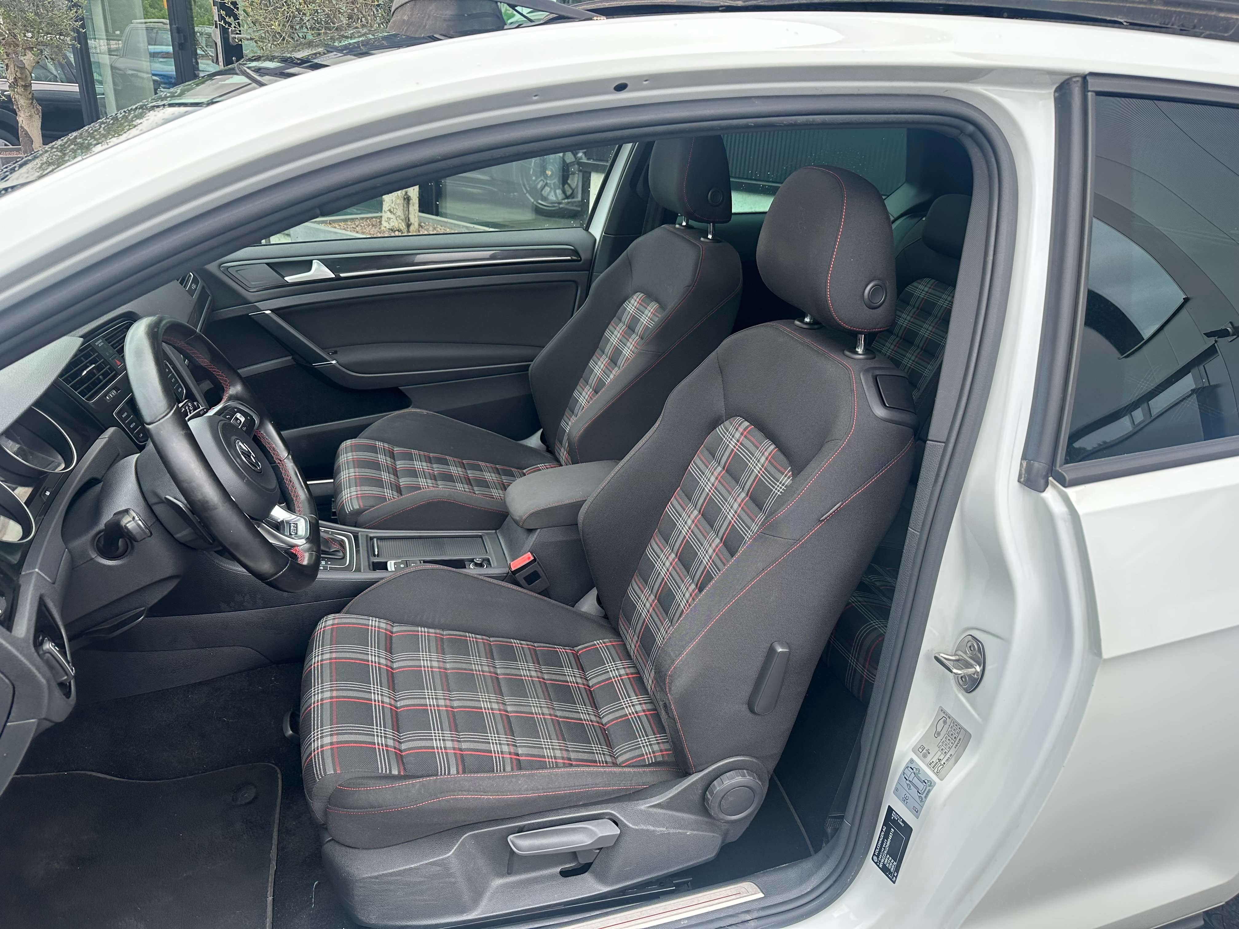 Volkswagen Golf GTI 20 GTI DSG Performance 19999 euro = Prix marchand