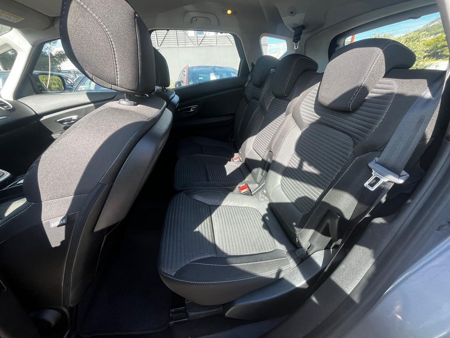 Renault SCENIC IV 1.5 DCI 110CH ENERGY BUSINESS EDC