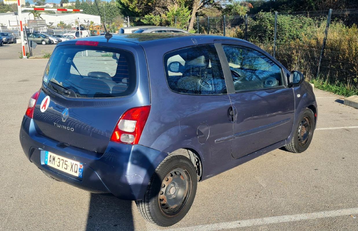 Renault Twingo II (CN0_) 1.2 16V (76Ch)