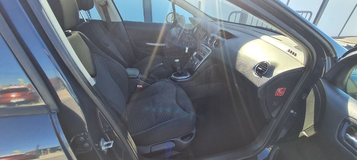 Peugeot 308 SW I (4E_, 4H_) 1.6 HDi (90Ch)