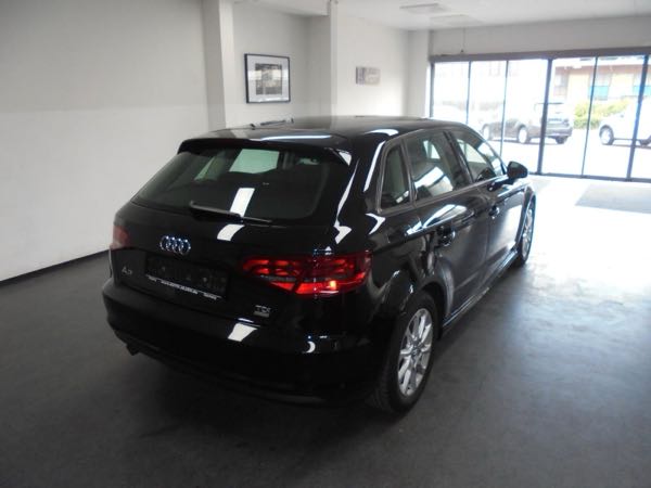 Audi A3 III BERLINE 1.6 TDI DPF 105 ATTRACTION