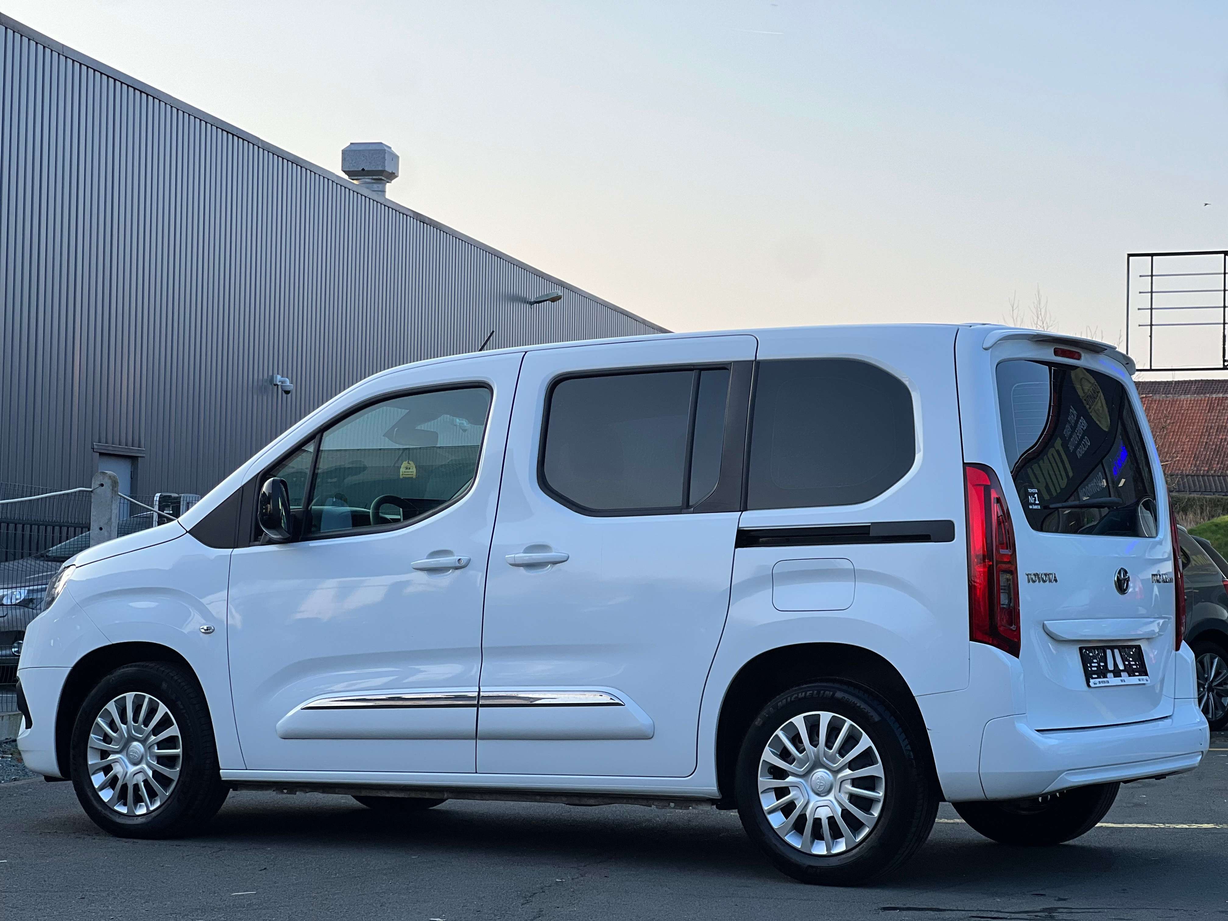Toyota Proace City Proace City1 .2i Family5PL*NAVI*Android*USB*Bt