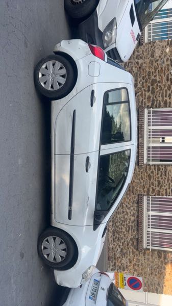 Renault Clio II (2) CAMPUS 1.5 DCI 70 AUTHENTIQUE 5P