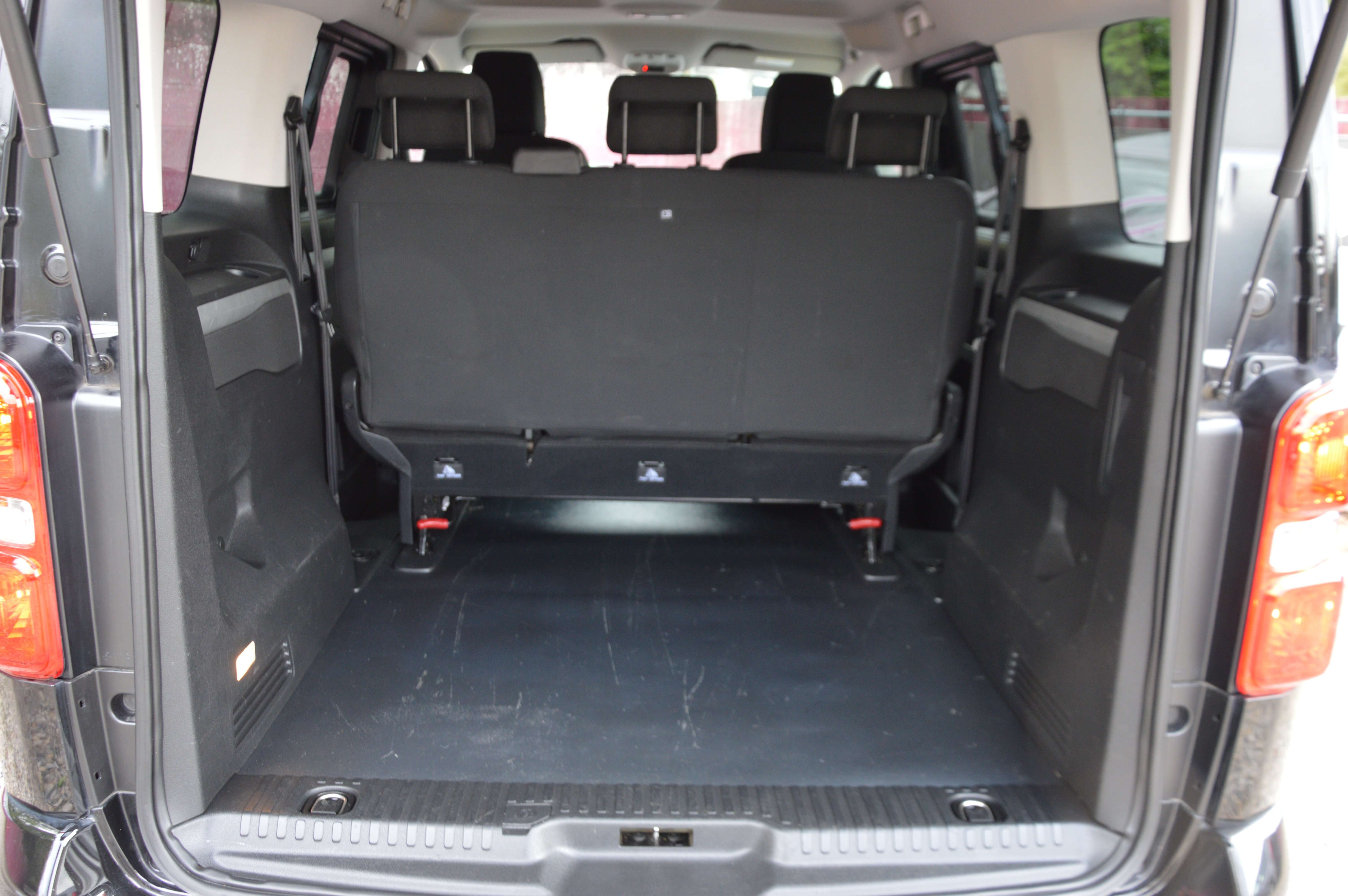 Peugeot Traveller 1.5 BlueHDi L1 Compact Active S