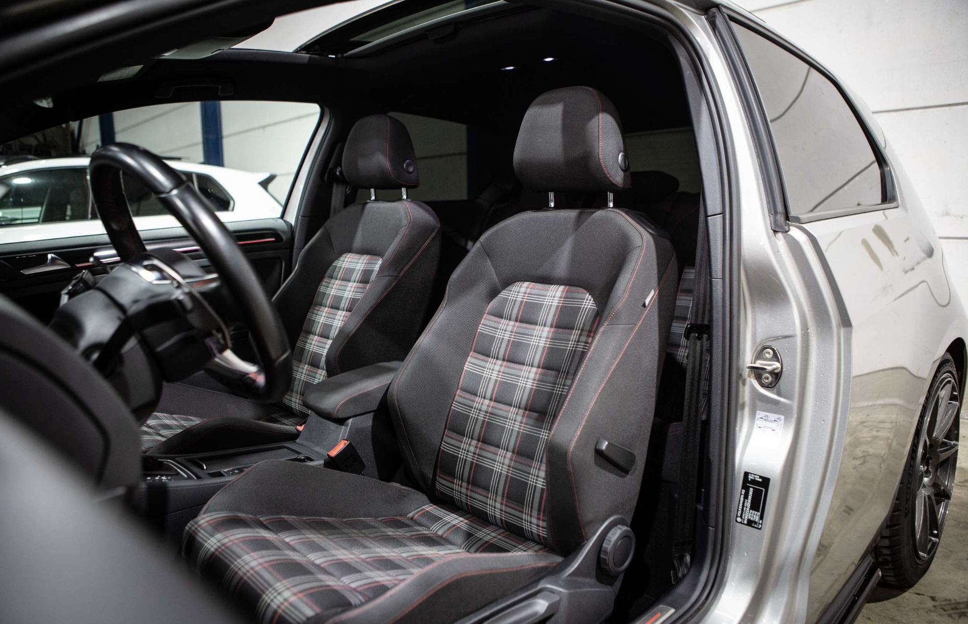 Volkswagen Golf VII 2.0 TSI 230 BLUEMOTION TECHNOLOGY GTI PERFORMANCE DSG6 3P