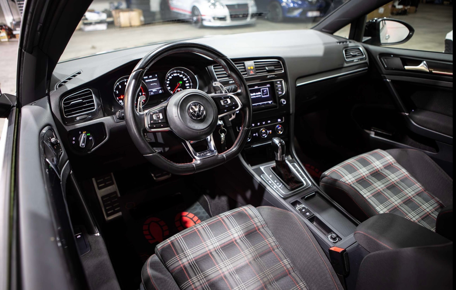 Volkswagen Golf VII 2.0 TSI 230 BLUEMOTION TECHNOLOGY GTI PERFORMANCE DSG6 3P