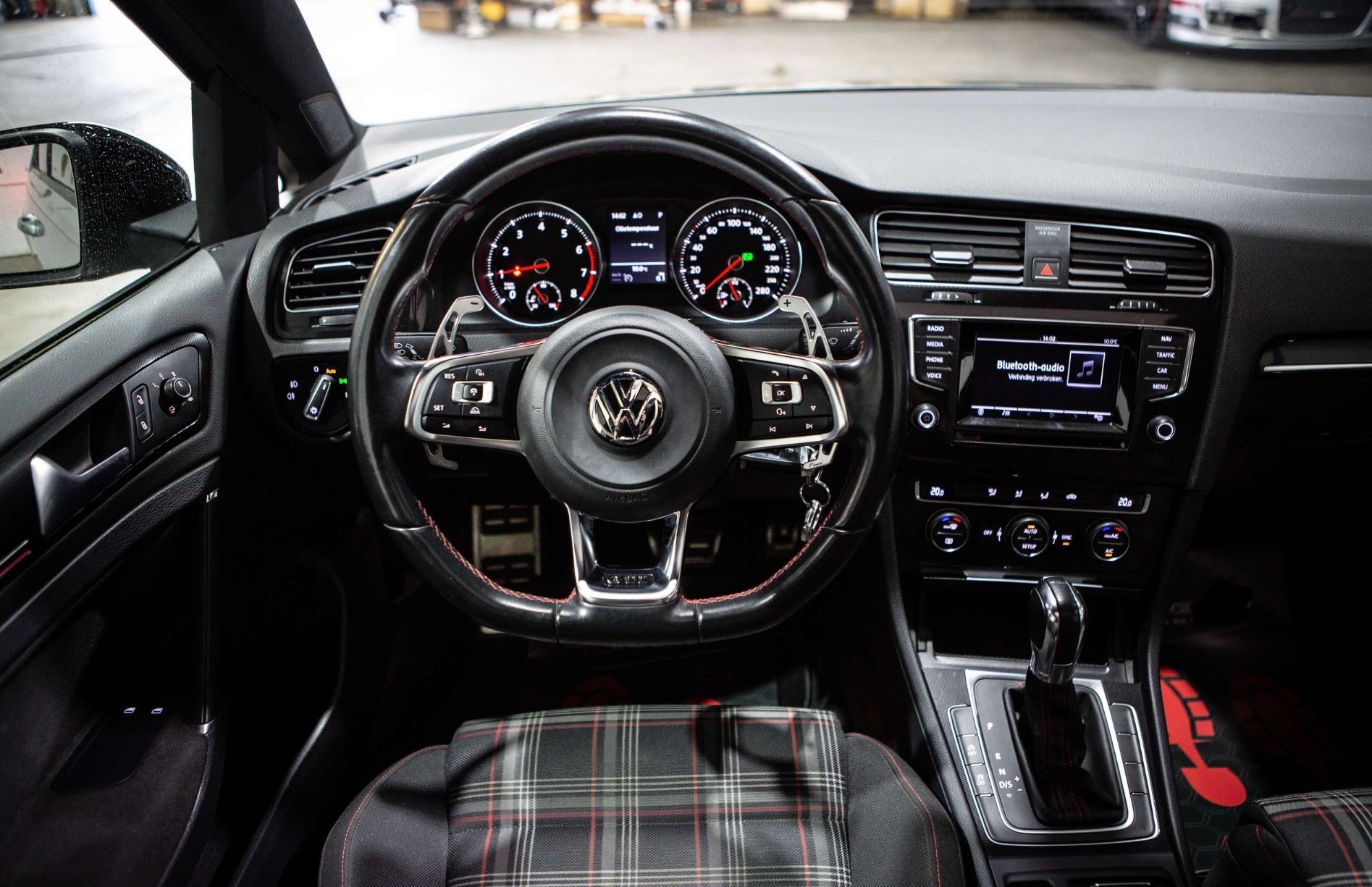 Volkswagen Golf VII 2.0 TSI 230 BLUEMOTION TECHNOLOGY GTI PERFORMANCE DSG6 3P