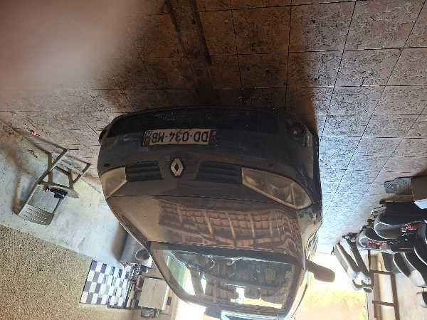 Renault Megane II (2) 1.9 DCI 130 DYNAMIQUE 3P