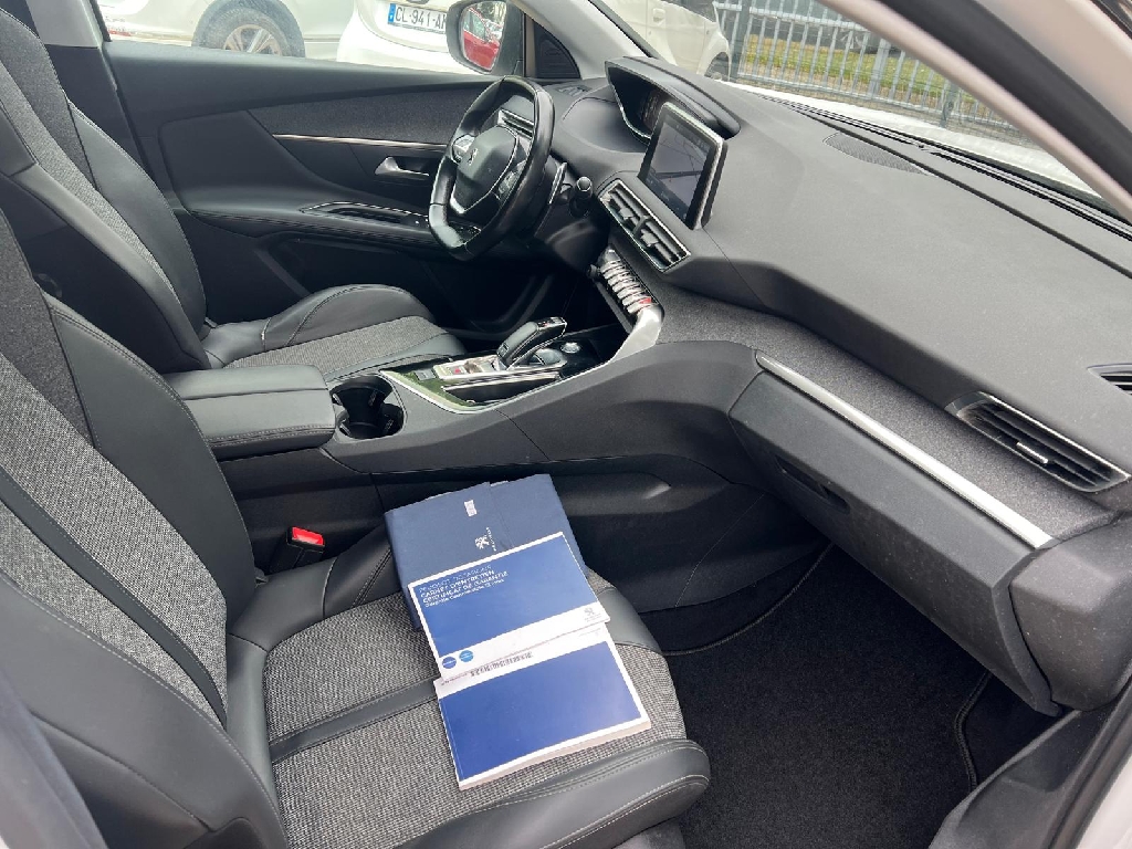 Peugeot 3008 BlueHDi 130ch SetS EAT8 Allure Distri OK