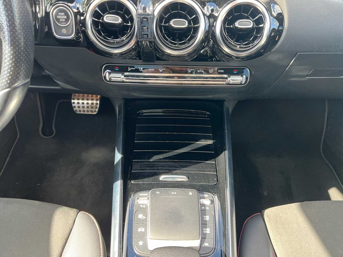 Mercedes-Benz GLA 180  d AMG Line