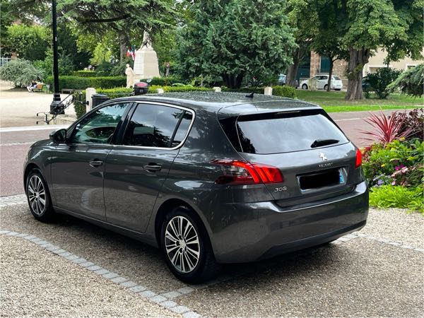 Peugeot 308 II (2) 1.5 BLUEHDI 130 S&amp;S 7CV ALLURE BUSINESS EAT8
