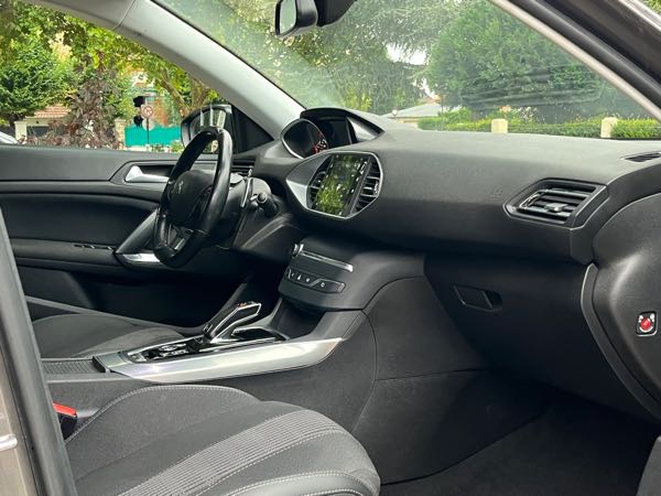 Peugeot 308 II (2) 1.5 BLUEHDI 130 S&amp;S 7CV ALLURE BUSINESS EAT8