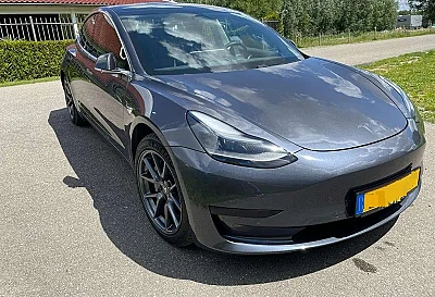 Tesla Model 3 2020