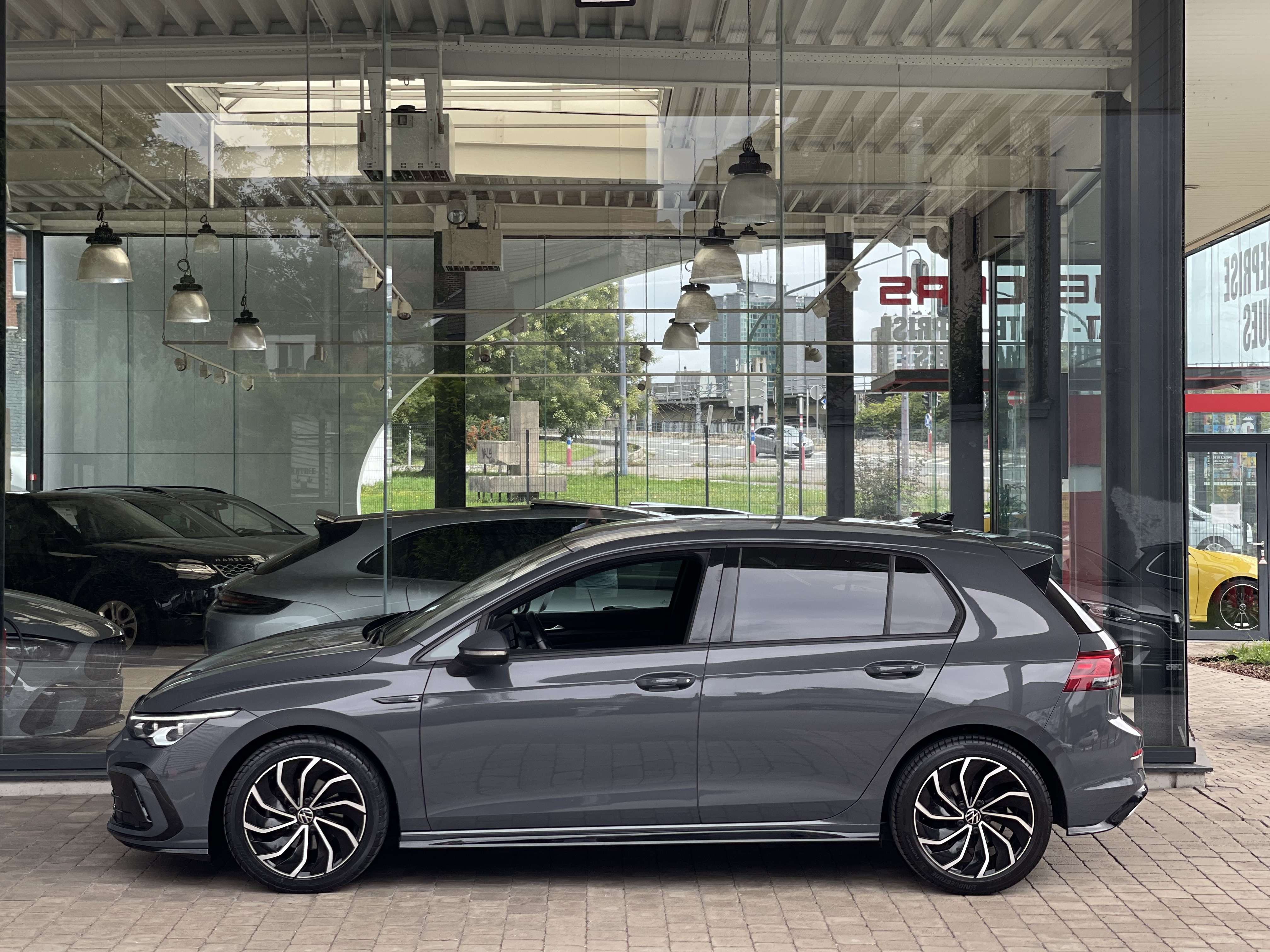 Volkswagen Golf 8 2.0TDi ( R-Line )
