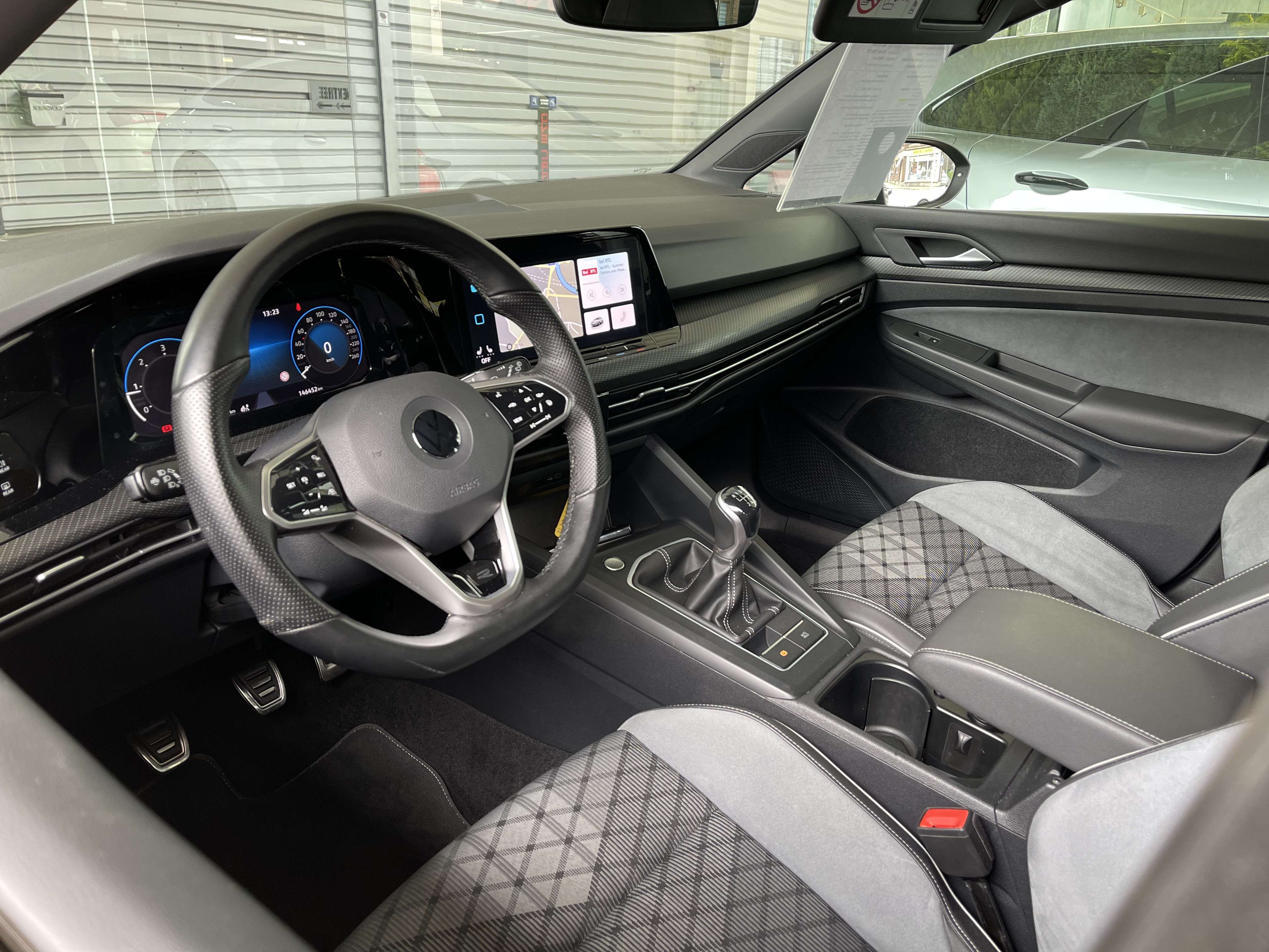 Volkswagen Golf 8 2.0TDi ( R-Line )
