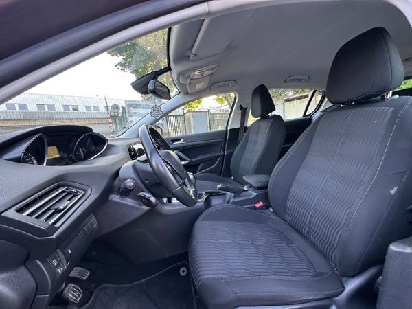 Peugeot 308 PEUGEOT 308 1,6L HDI 92cv