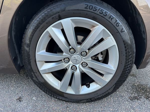 Peugeot 308 PEUGEOT 308 1,6L HDI 92cv