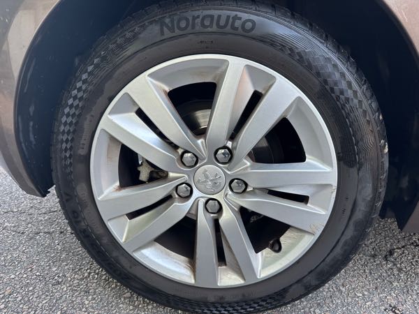 Peugeot 308 PEUGEOT 308 1,6L HDI 92cv
