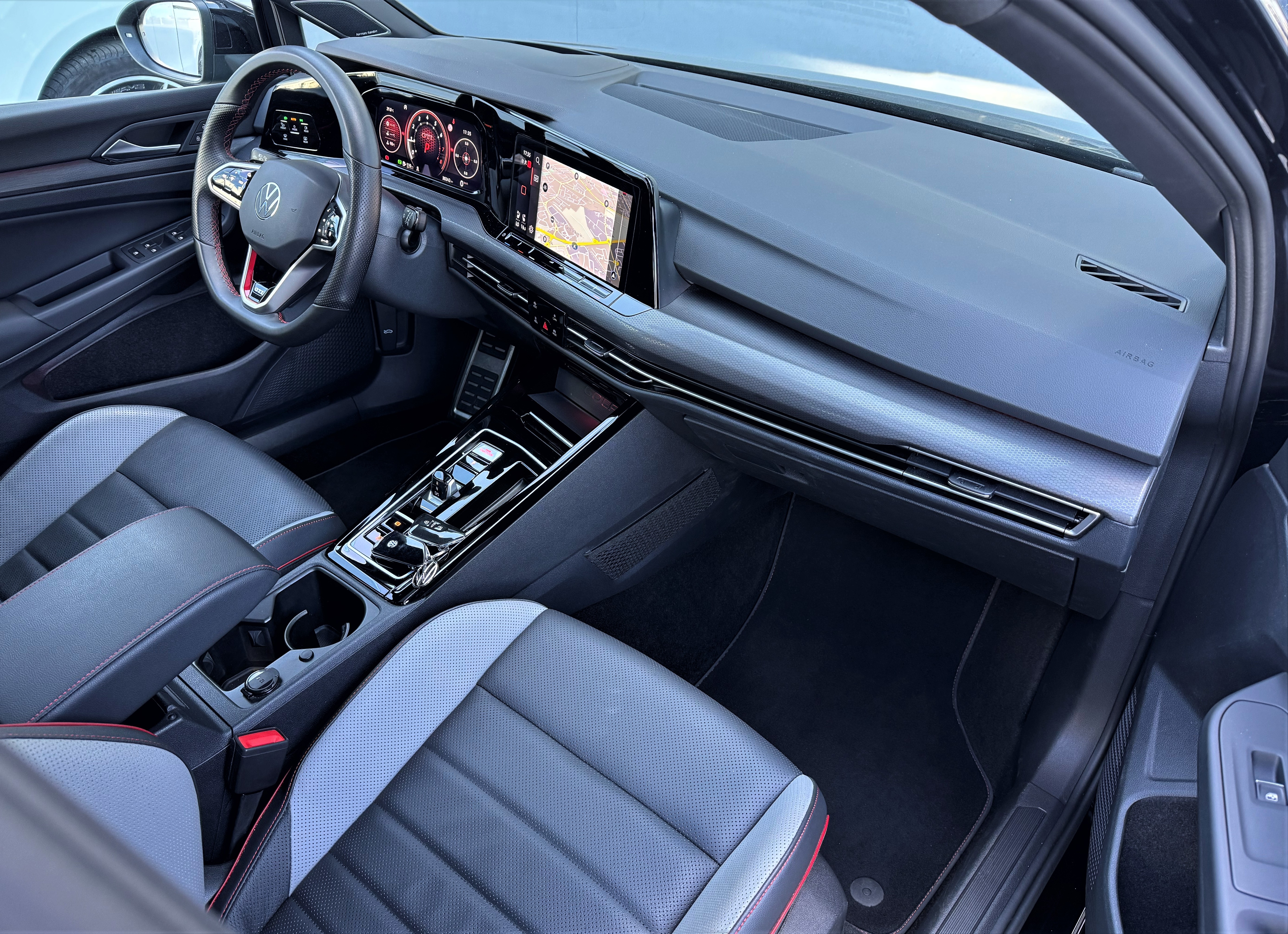 Volkswagen Golf VIII GTI ClubSport 300 Performance Head-up Pano.. 1er Main