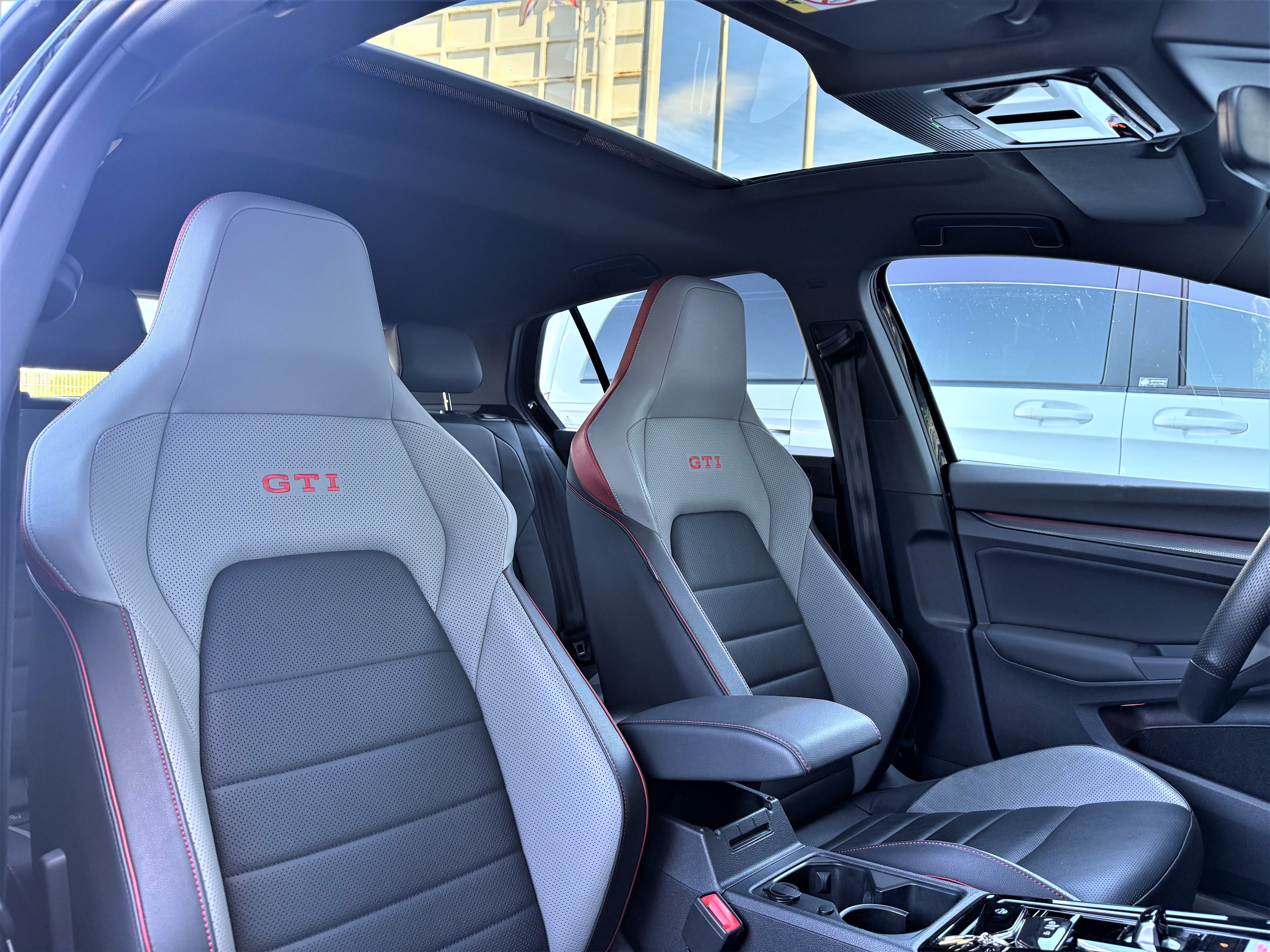 Volkswagen Golf VIII GTI ClubSport 300 Performance Head-up Pano.. 1er Main