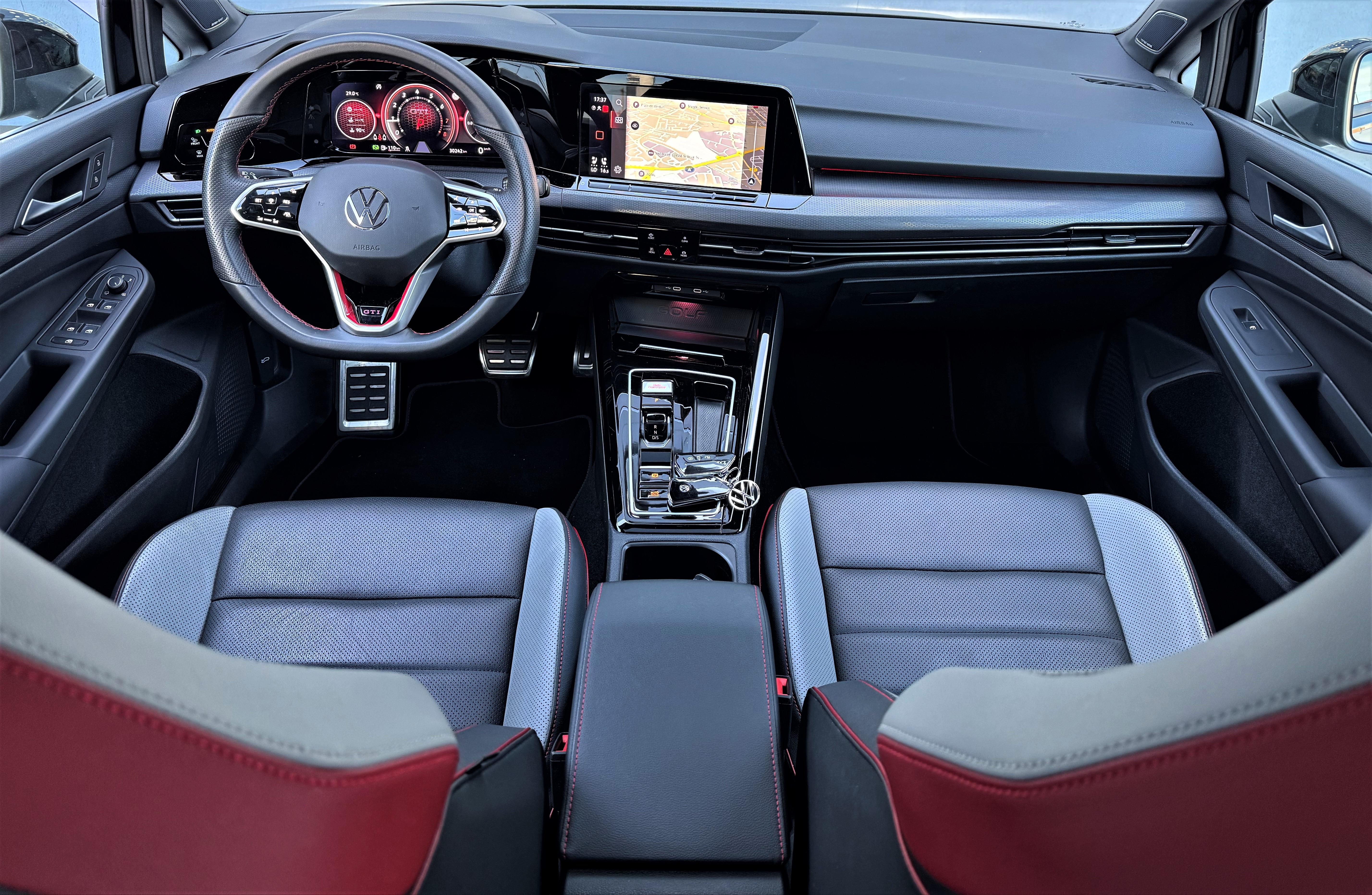 Volkswagen Golf VIII GTI ClubSport 300 Performance Head-up Pano.. 1er Main