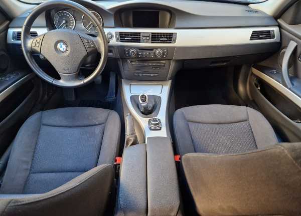 Bmw Serie 3 (F31) TOURING 318D 143 8CV BUSINESS 2011