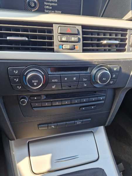 Bmw Serie 3 (F31) TOURING 318D 143 8CV BUSINESS 2011