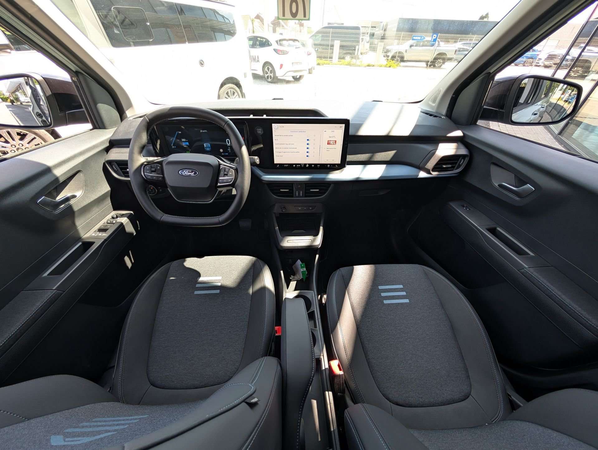 Ford Tourneo Courier Active - 43 kWh - 284 km d'autonomie (419 km en v