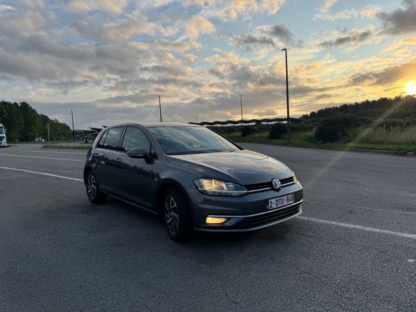 Volkswagen Golf VII (2) SW 1.4 TSI 125 BLUEMOTION TECHNOLOGY CARAT DSG7