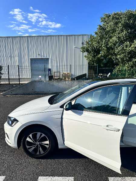 Volkswagen Polo VI 1.0 75 CONFORTLINE