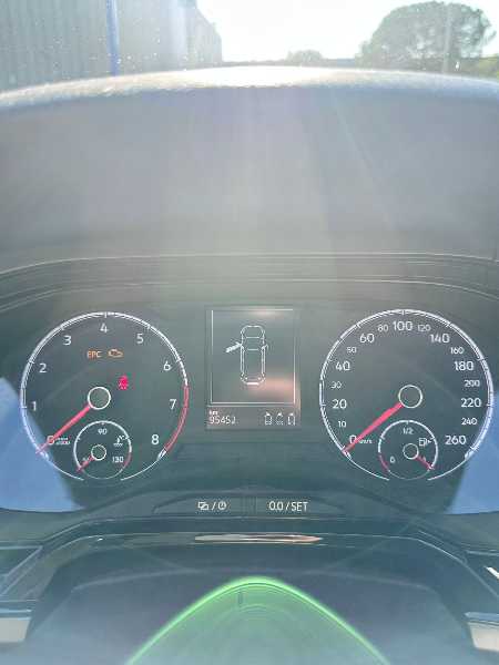 Volkswagen Polo VI 1.0 75 CONFORTLINE