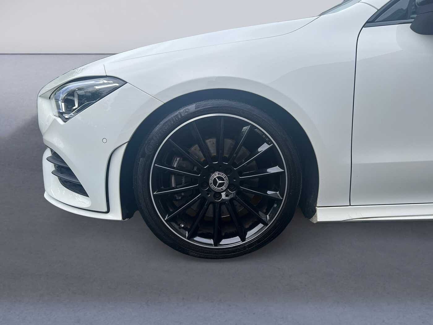 Mercedes-Benz CLA 200 Shooting Brake  AMG Line
