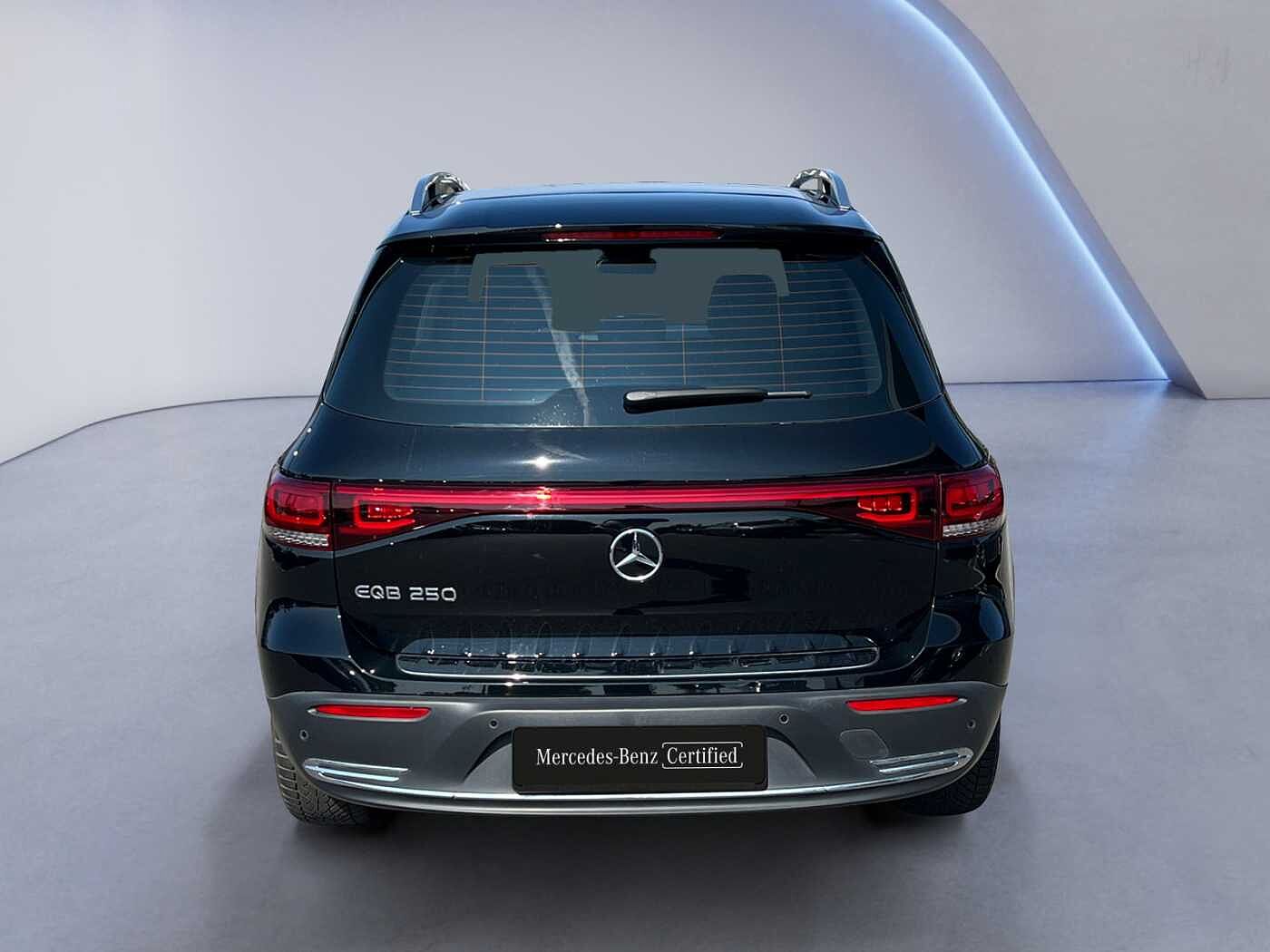 Mercedes-Benz EQB 250  ...