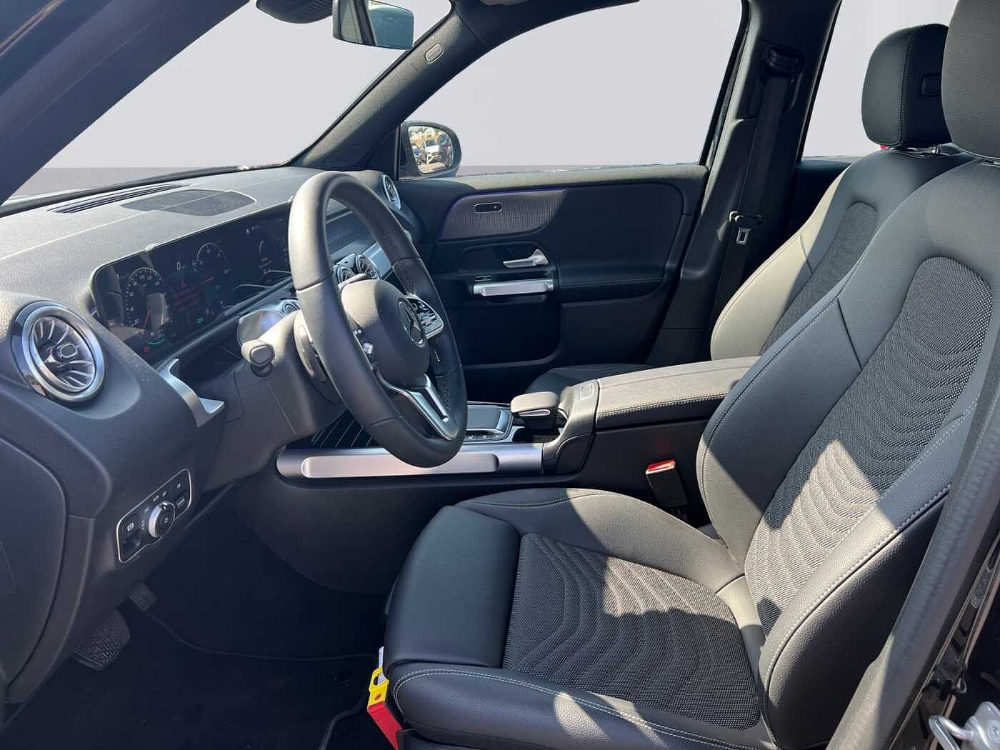 Mercedes-Benz EQB 250  ...