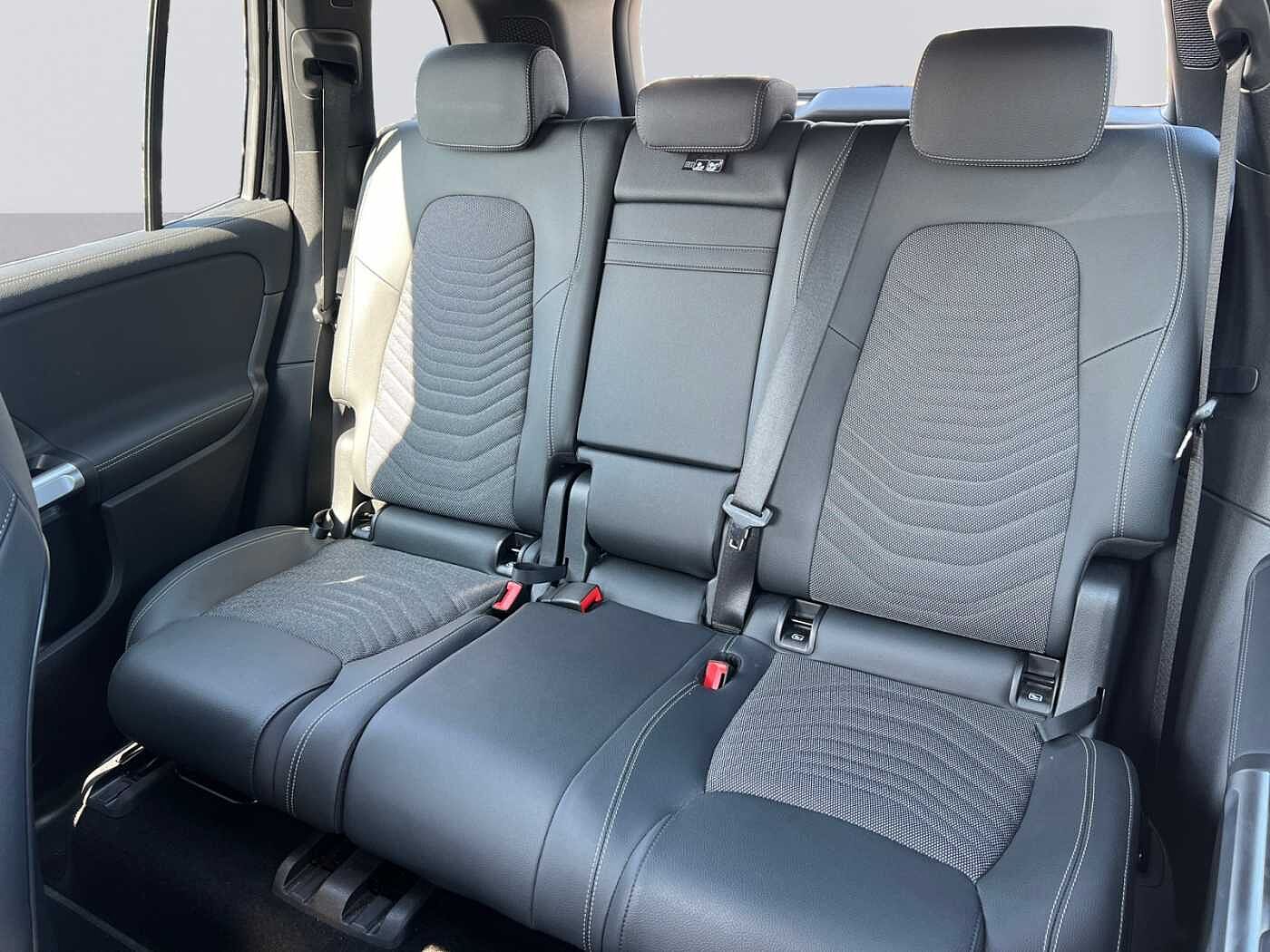 Mercedes-Benz EQB 250  ...