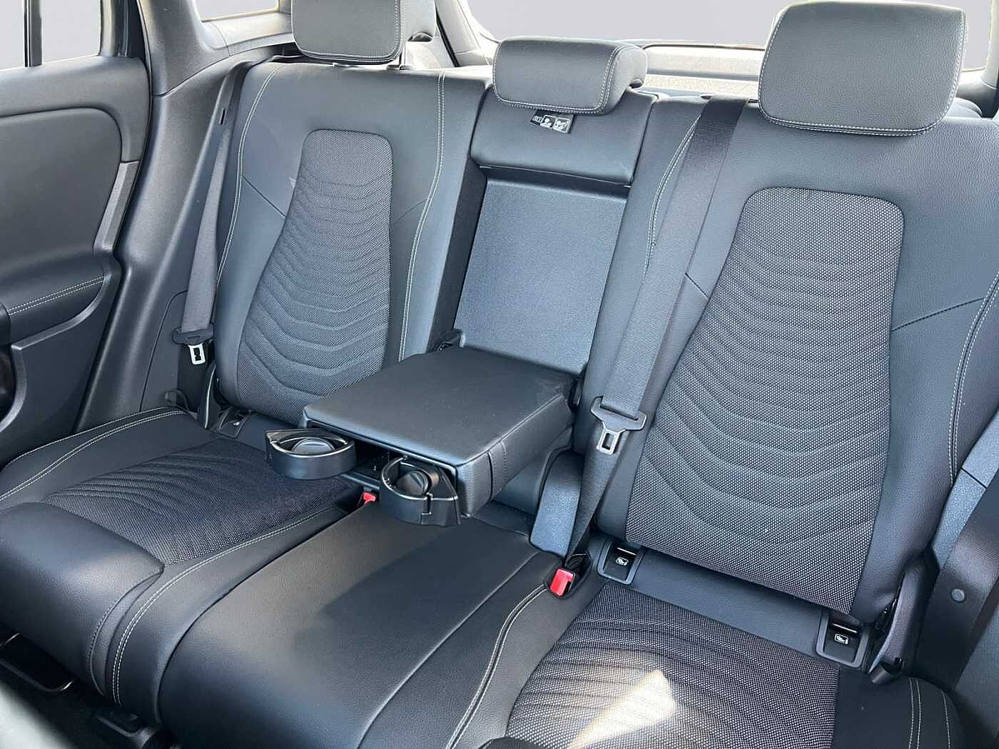 Mercedes-Benz GLA 200  Style