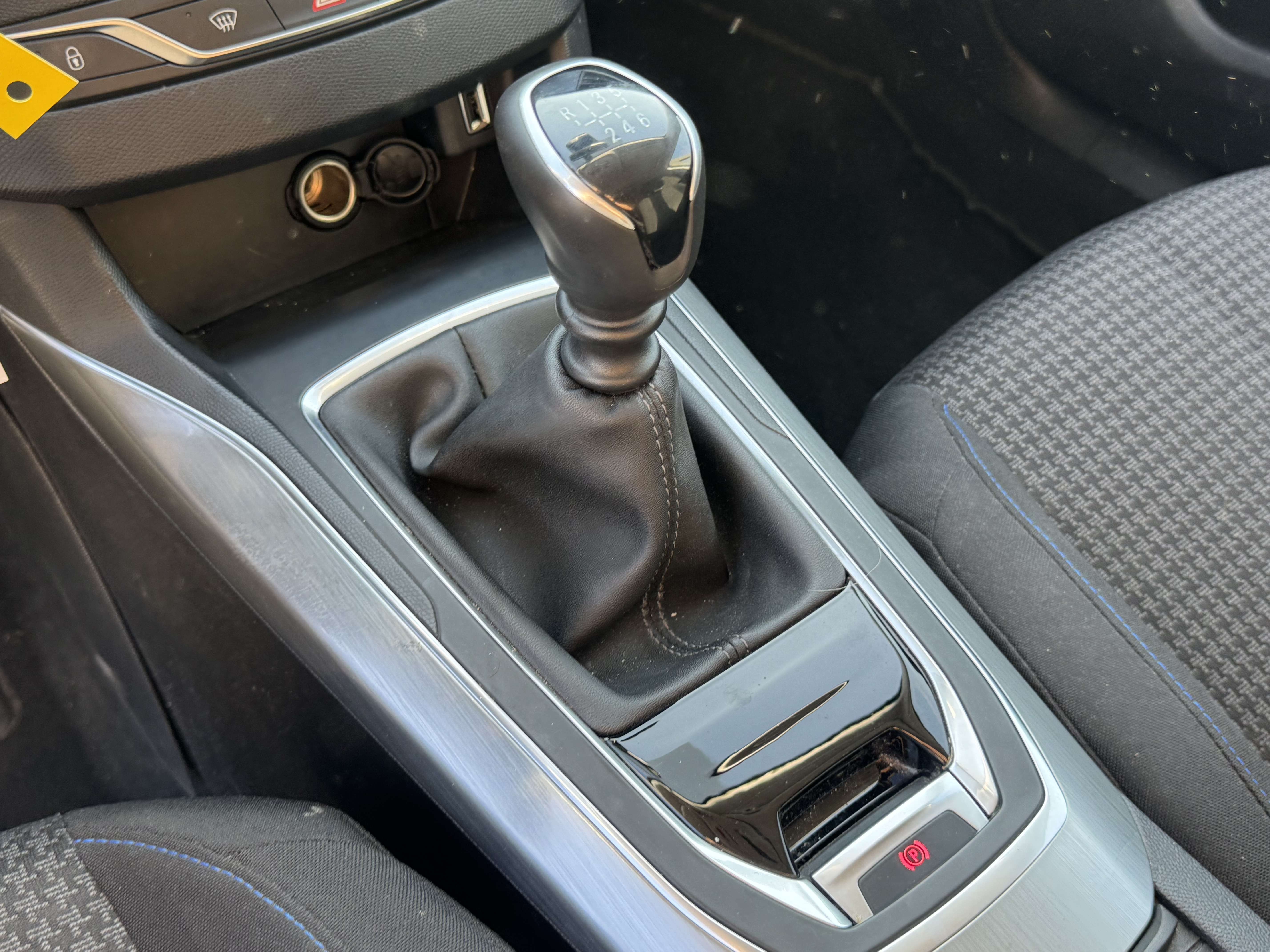 Peugeot 308 SW 1.2  Access//CARPLAY//CAMERA//GARANTIE 12M