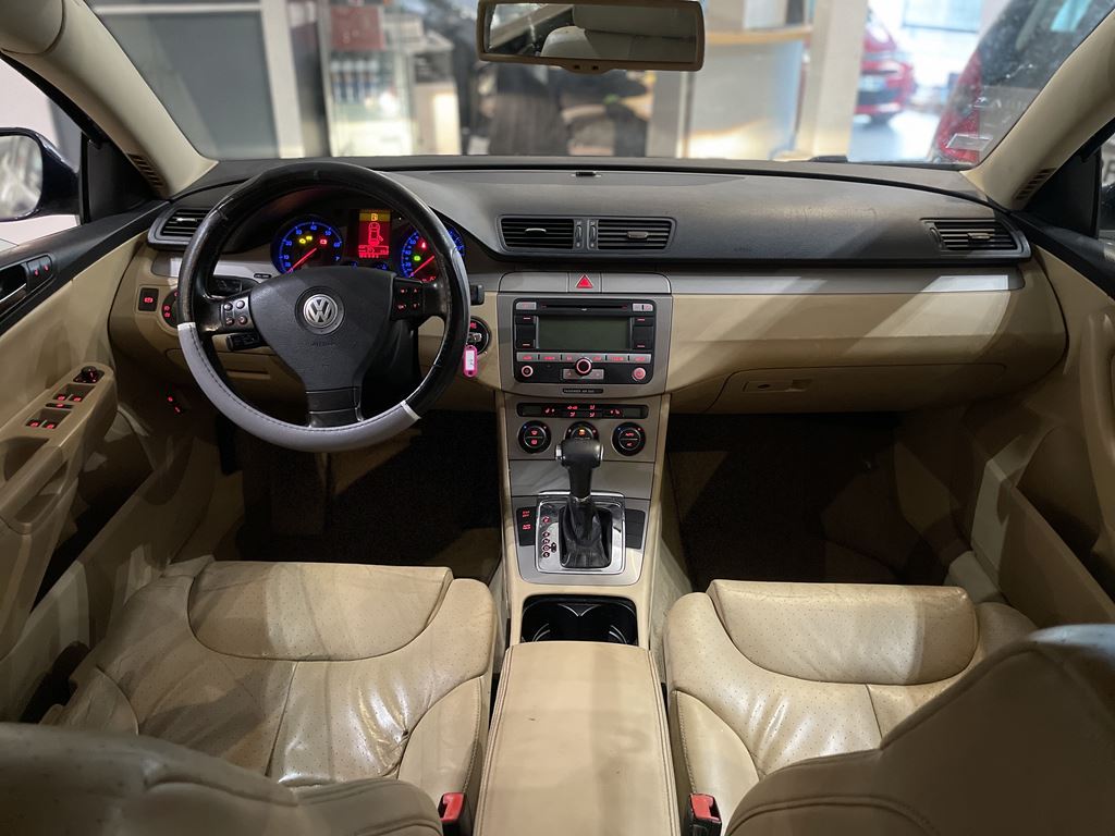Volkswagen Passat SW 1.8 16S TSI 160 CARAT