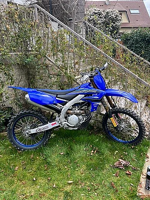 YAMAHA YZF