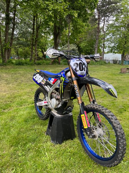 YAMAHA YZF