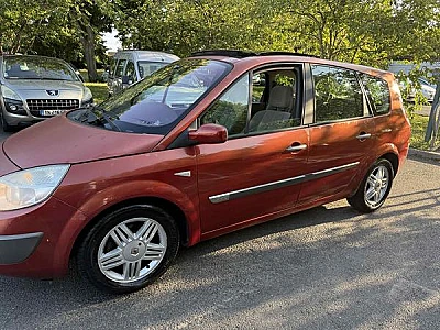 Renault Grand Scenic II (2) 1.9 DCI 130 PRIVILEGE 7PL