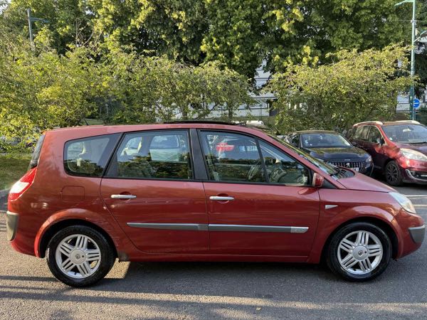 Renault Grand Scenic II (2) 1.9 DCI 130 PRIVILEGE 7PL