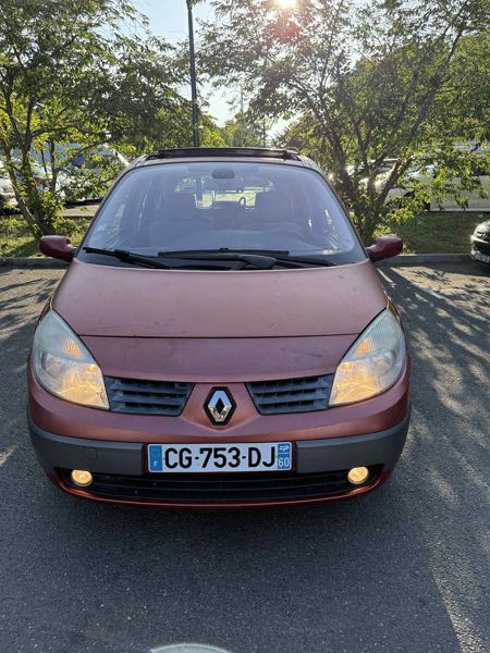 Renault Grand Scenic II (2) 1.9 DCI 130 PRIVILEGE 7PL