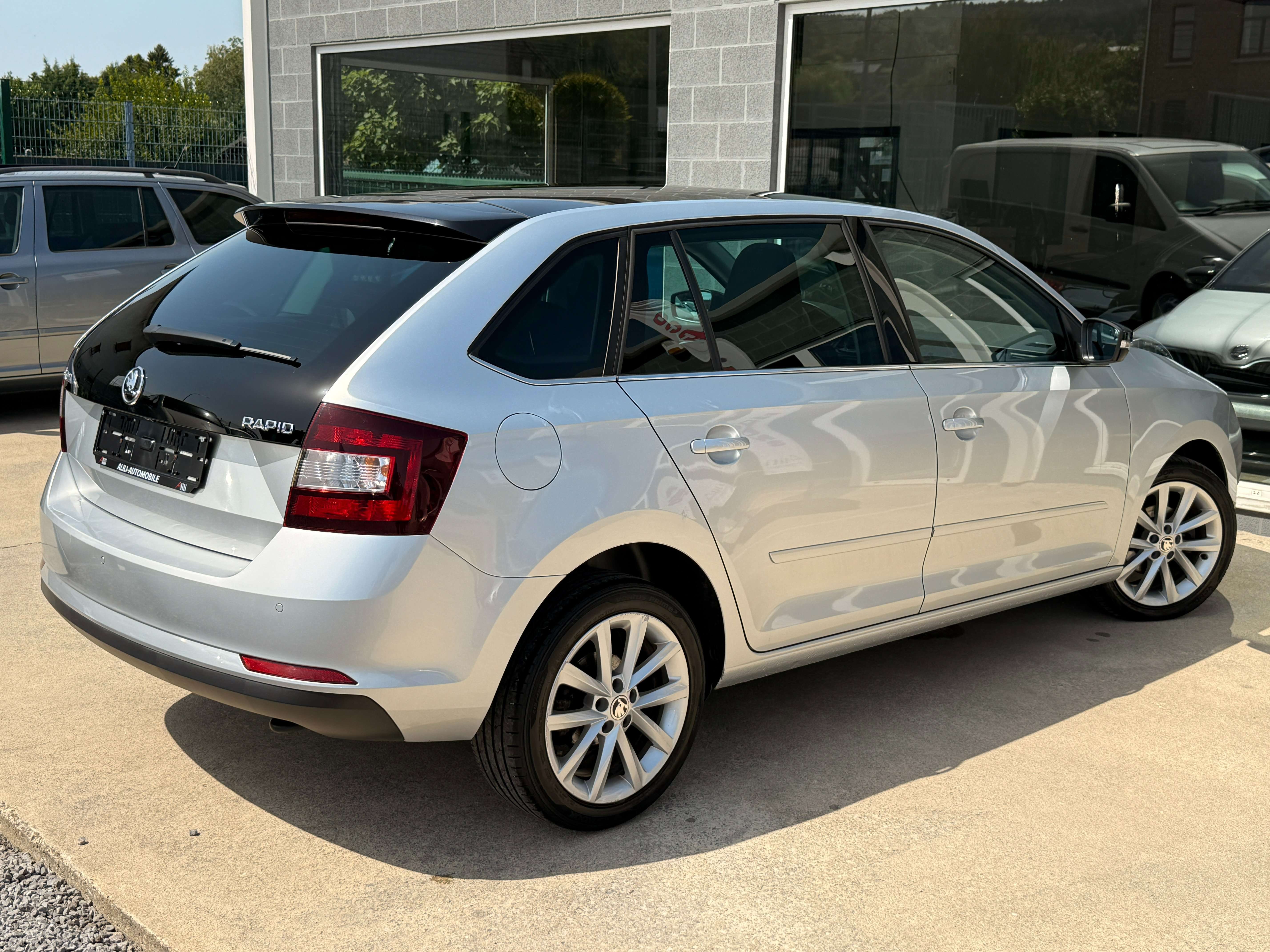 Skoda Rapid/Spaceback Rapid 1.4 CR TDI*Toit-Pano*Camera*Gps*Garantie*