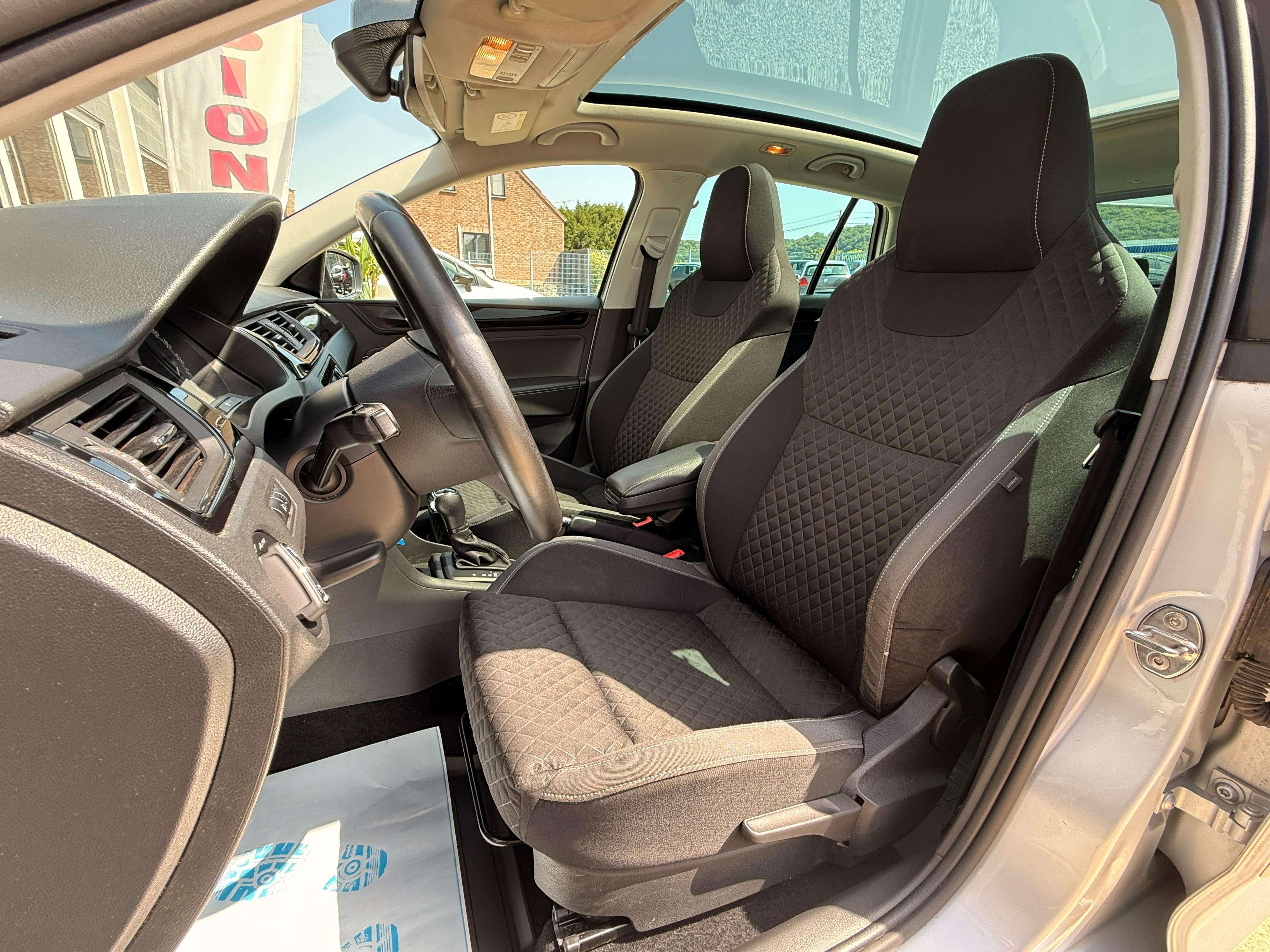 Skoda Rapid/Spaceback Rapid 1.4 CR TDI*Toit-Pano*Camera*Gps*Garantie*