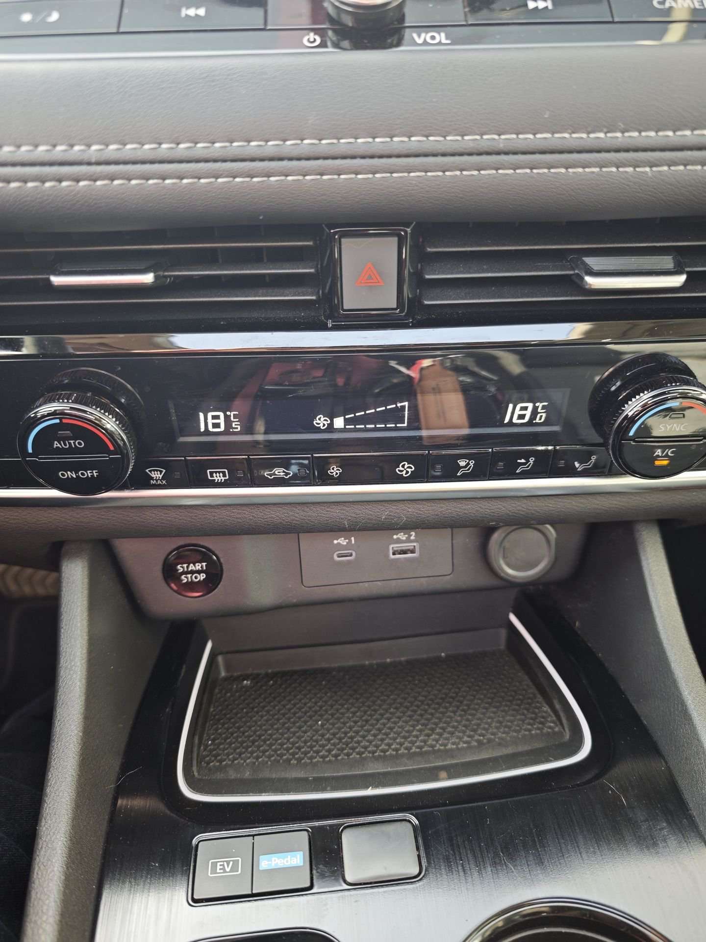 Nissan X-Trail e-POWER N-Connecta Lounge Pack