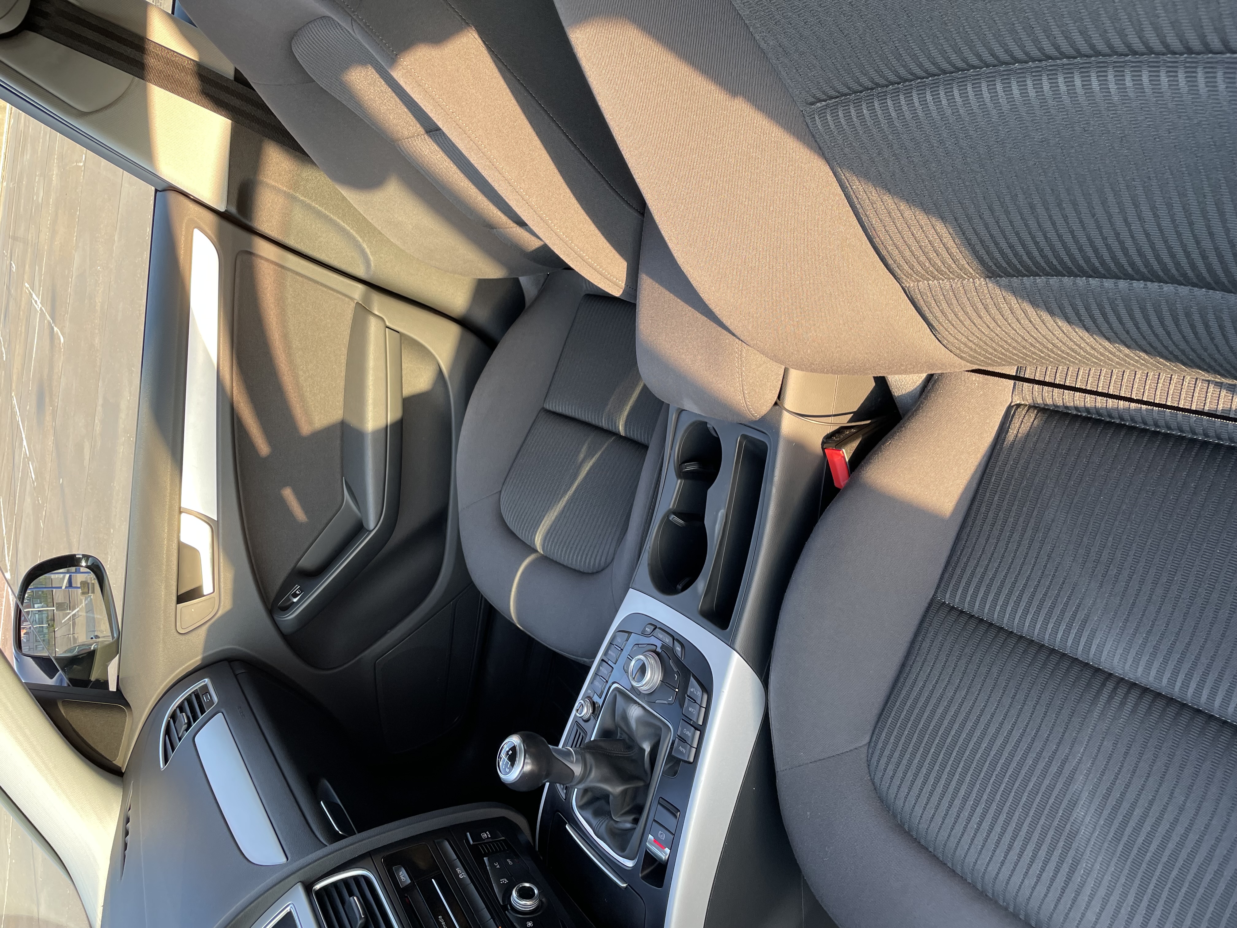 Audi A4 IV (2) 2.0 TDI 136 ULTRA ATTRACTION
