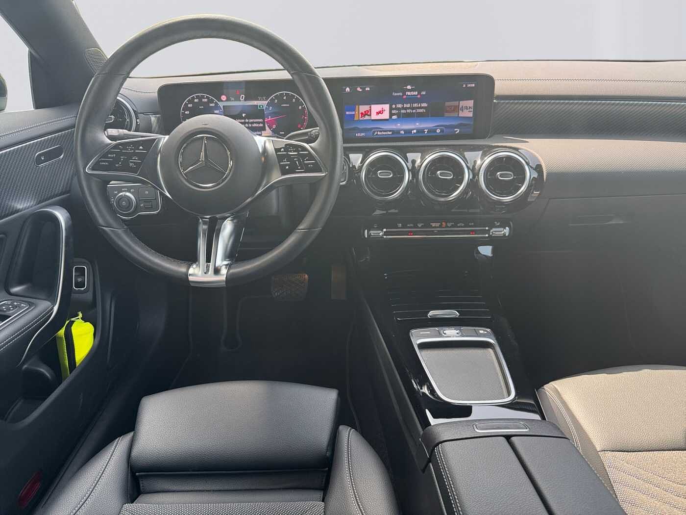 Mercedes-Benz CLA 180  Coupé Progressive
