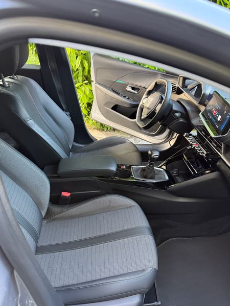 Peugeot 208 II 1.5 BLUEHDI 100 S&amp;S ALLURE BUSINESS